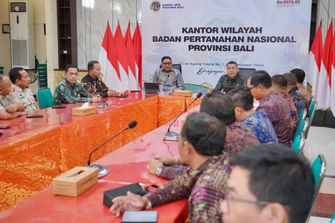 Targetkan Kualitas Data 100%, Wamen ATR/BPN Tinjau Langsung Kanwil BPN Bali
