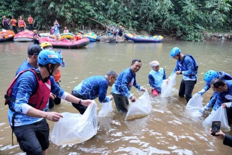 Kolaborasi Lintas Elemen, Wamen ATR/BPN Apresiasi Aksi Bersih Sungai Ciliwung