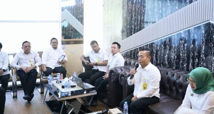 Kantah Depok Akelerasi Percepatan Layanan Lewat Prinsip FIFO Kantah Depok Akelerasi Percepatan Layanan Lewat Prinsip FIFO