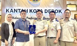 Kantah Depok Resmi Serahkan 3 Sertipikat Hak Atas Tanah PT Tirta Asasta Kantah Depok Resmi Serahkan 3 Sertipikat Hak Atas Tanah PT Tirta Asasta