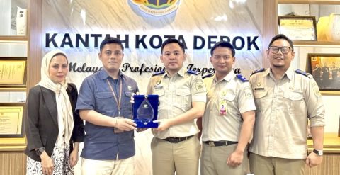 Kantah Depok Resmi Serahkan 3 Sertipikat Hak Atas Tanah PT Tirta Asasta