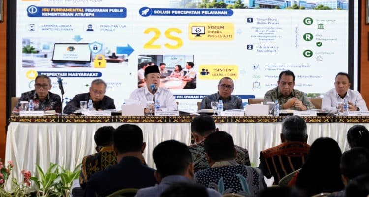 Pengarahan di NTT, Menteri Nusron Tekankan Layanan Pertanahan Cepat dan Pasti