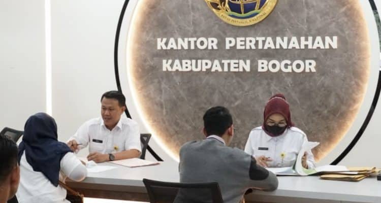 8e64cc0f-10ca-4780-b4ea-4b8c571856ed Polda Metro Jaya Geledah Dokumen PTSL, ATR/BPN Pastikan Layanan Kantah Bogor I Tetap Normal