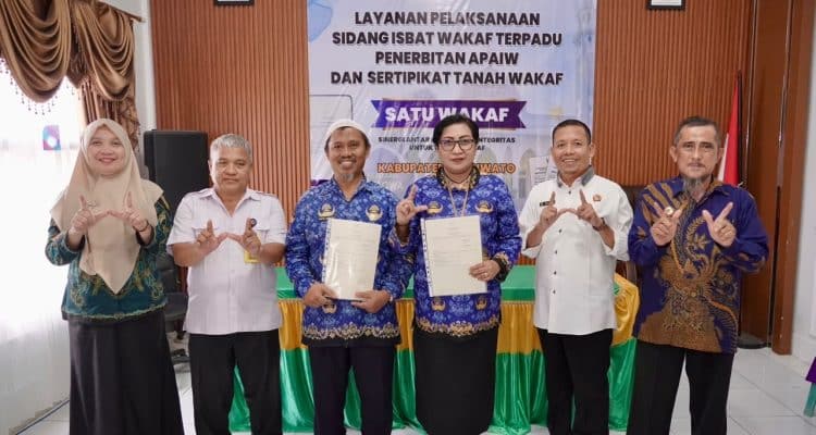 ff68f54c-992e-49fb-a4c8-84d8b9e29efa Terima Sertipikat Tanah Wakaf, Muhammadiyah Pohuwato Siap Kembangkan Amal Usaha